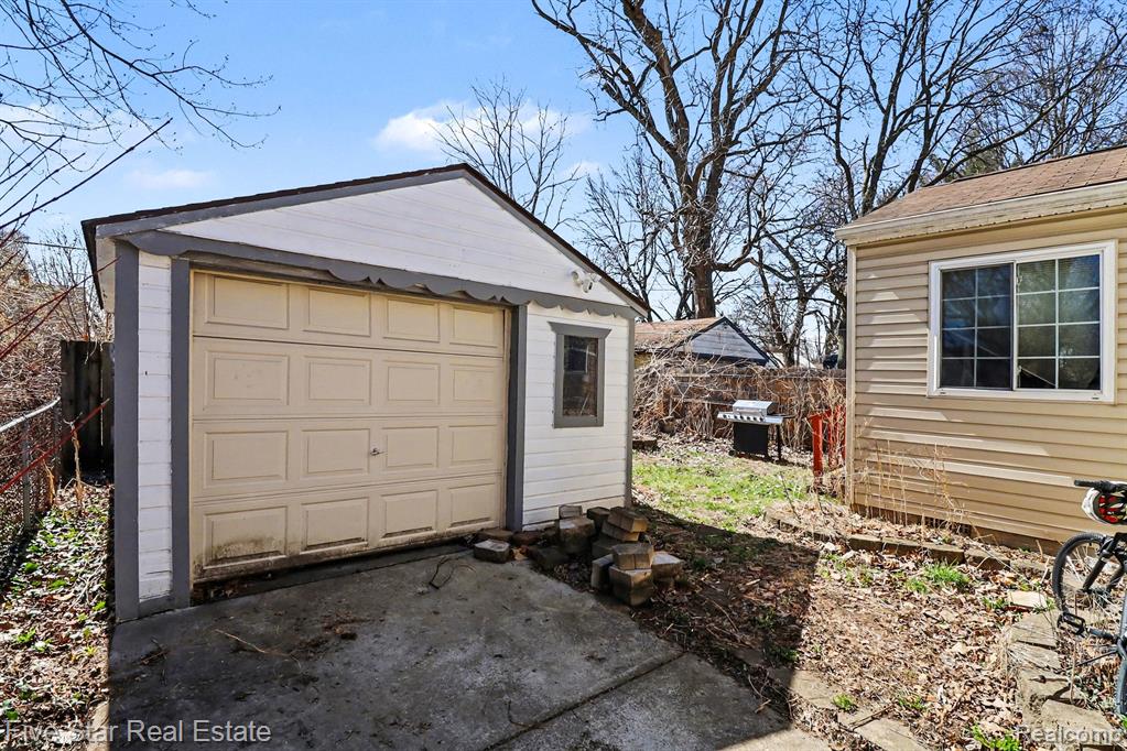 24691 Colgate Street, Dearborn Heights, MI 48125 — Photo 15
