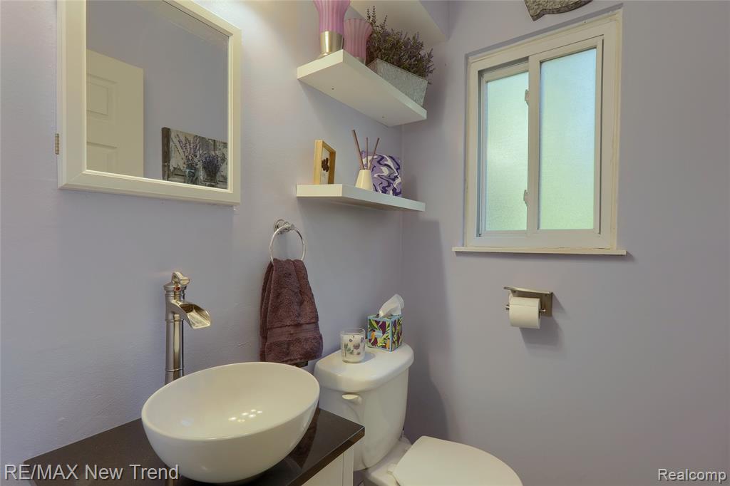 851 N Webik Avenue, Clawson, MI — Photo 14