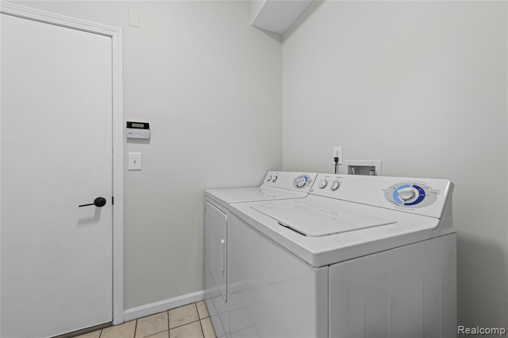 25899 Maritime Circle N, Harrison Township, MI — Photo 10