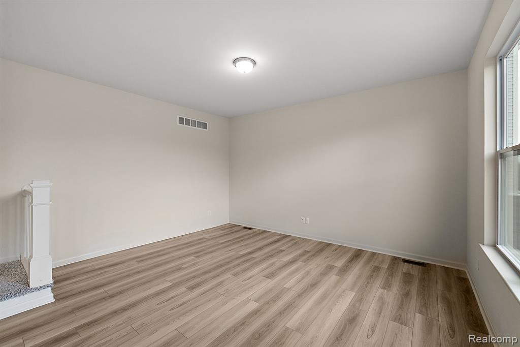 51794 Maple Leaf Drive, Macomb, MI 48042 — Photo 29