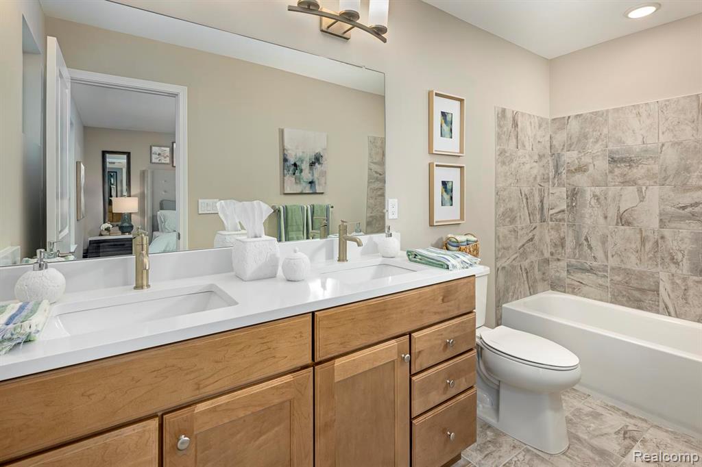29995 Madison Lane, 40, New Hudson, MI 48165 — Photo 10