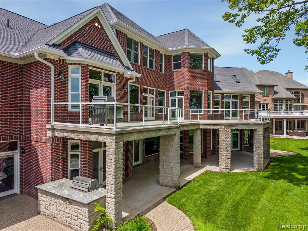 7432 Foxburg Court, Clarkston, MI 48348 — Photo 12