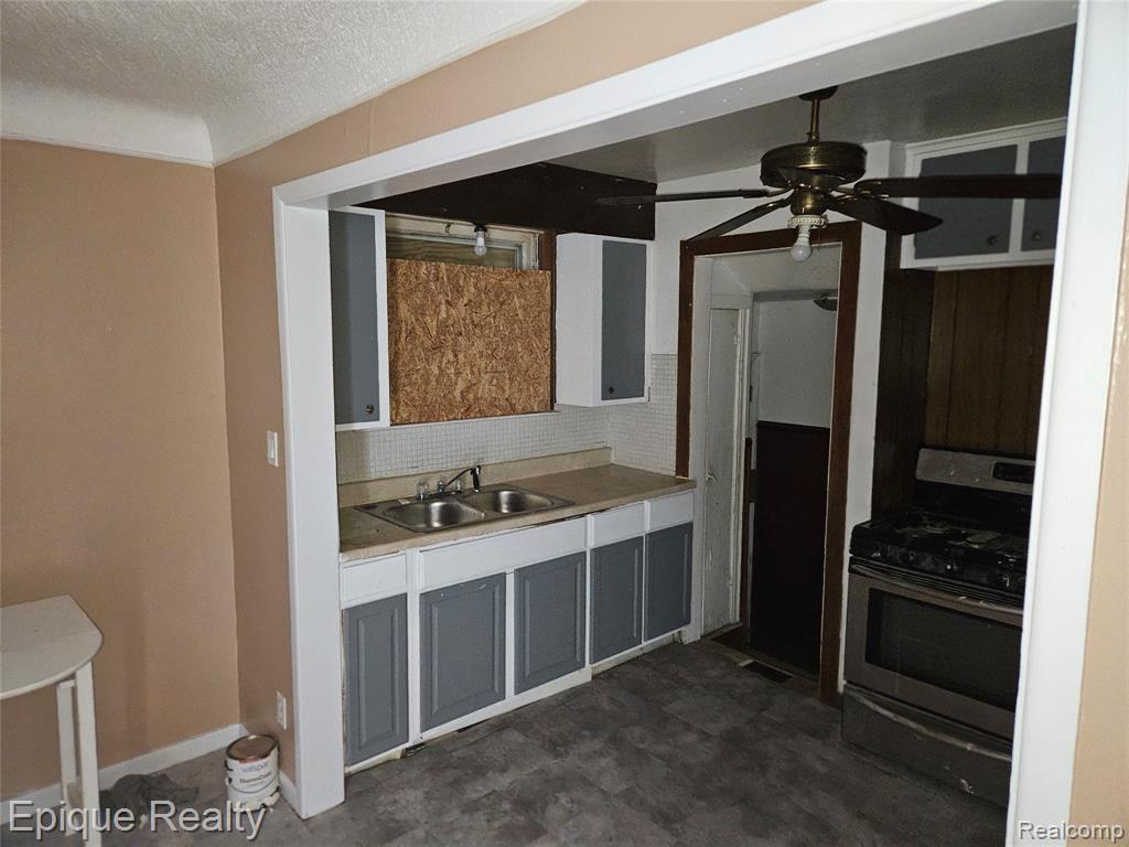 6137 Radnor Street, Detroit, MI 48224 — Photo 4