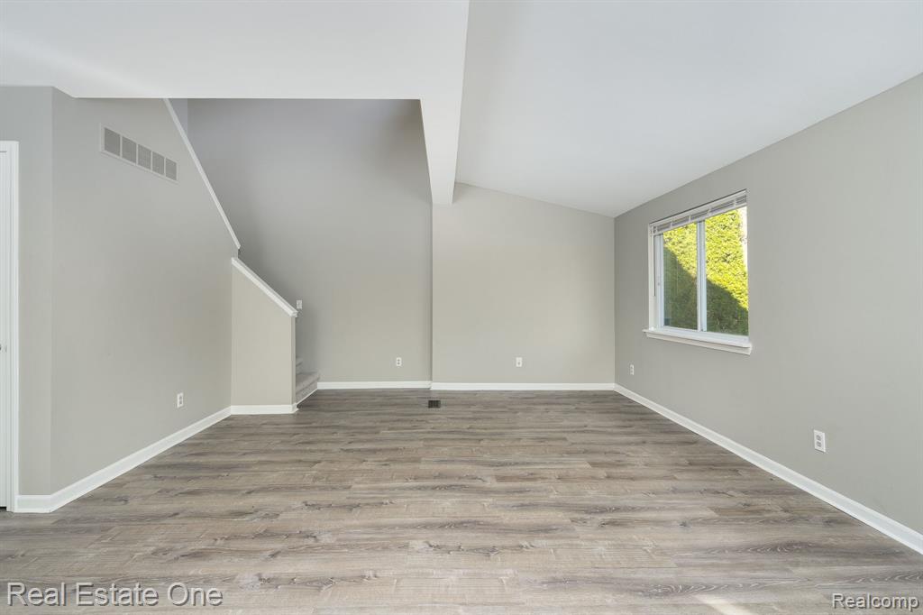 4281 Marcus Road, Waterford, MI 48329 — Photo 12