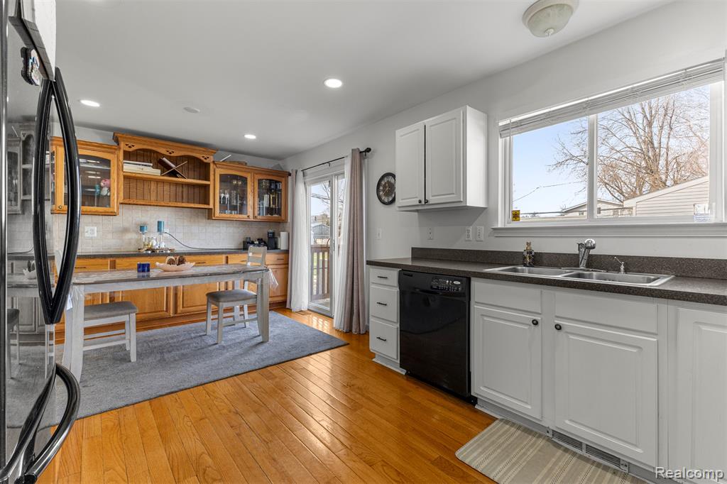 28810 Birchlawn Street, Garden City, MI — Photo 13