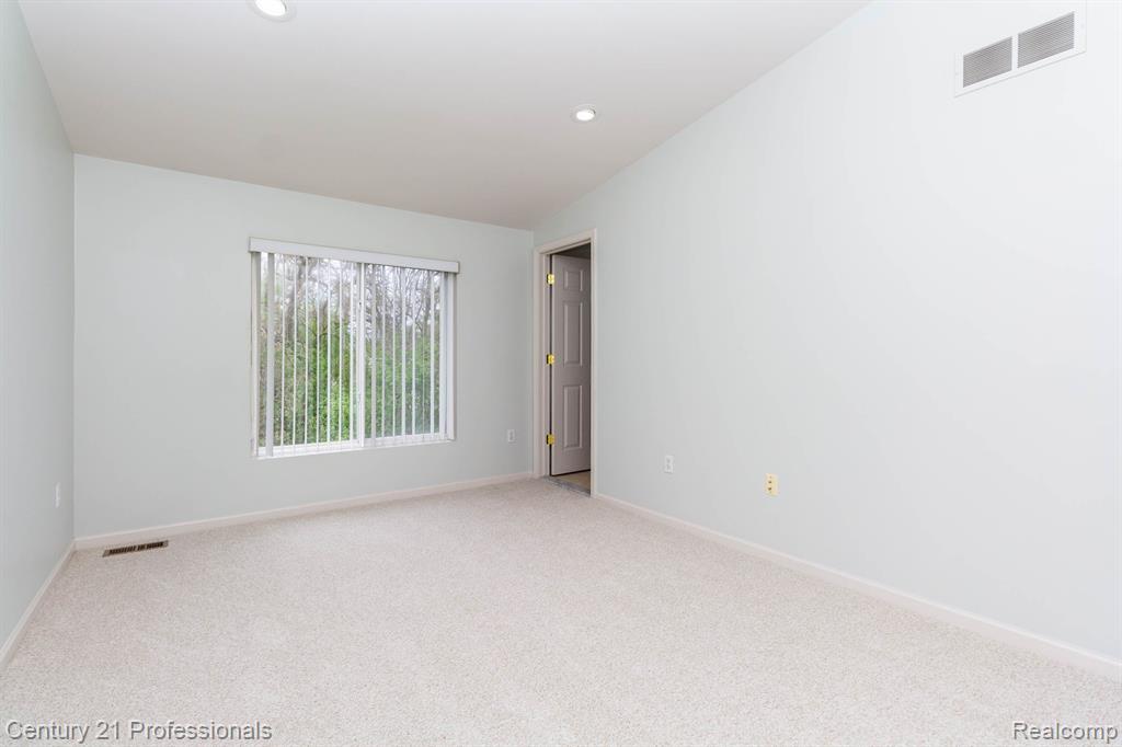 798 SANDALWOOD Drive, Troy, MI 48085 — Photo 26