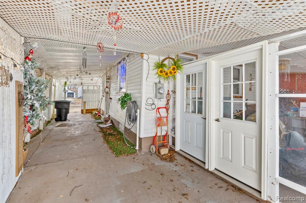 6747 Mettetal Street, Detroit, MI 48228 — Photo 4