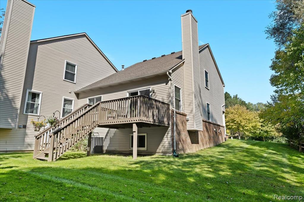 10484 Northvalley Court, Hartland, MI 48353 — Photo 2