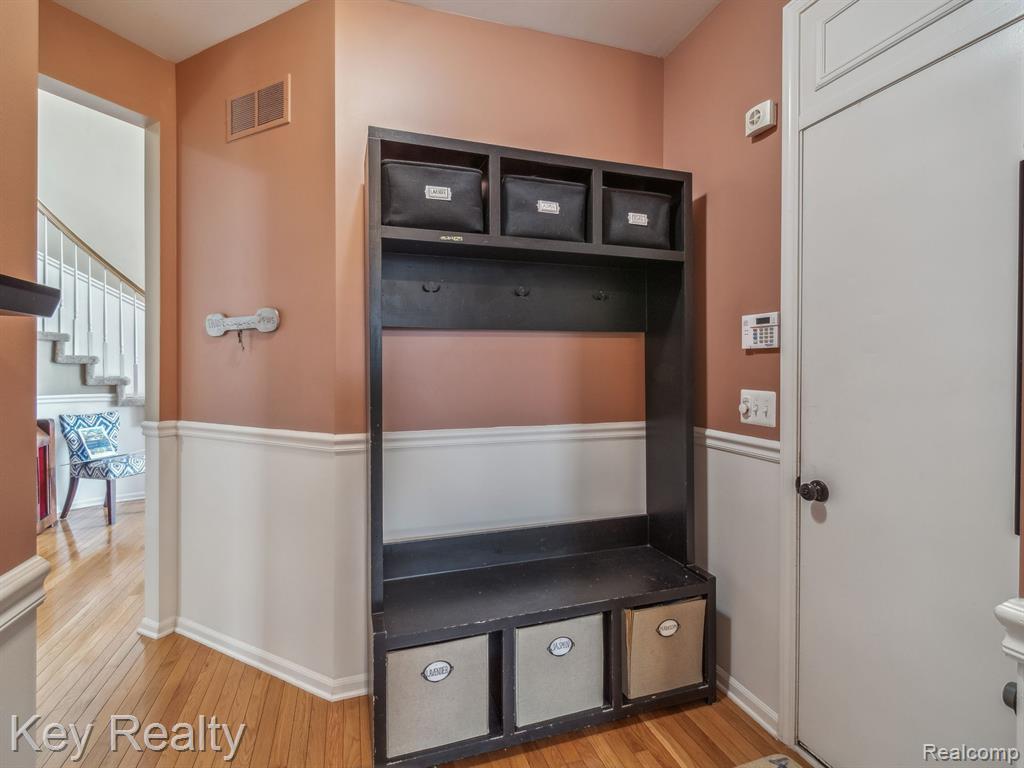 50424 LIVINGSTON Drive, Northville, MI 48168 — Photo 15