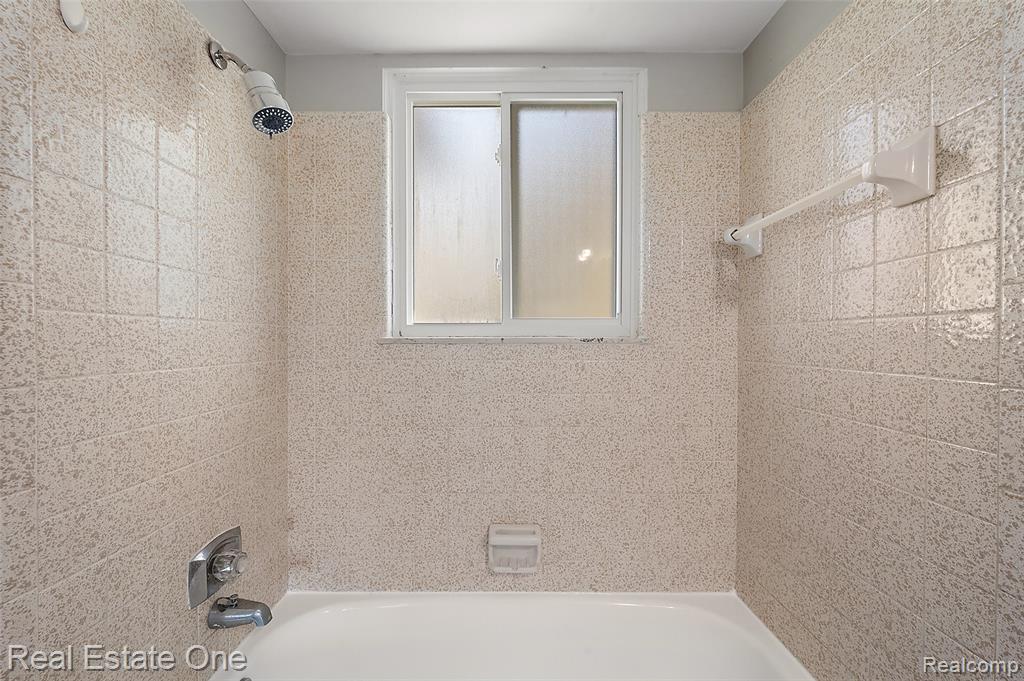 9600 Yale Avenue, Clarkston, MI 48348 — Photo 33
