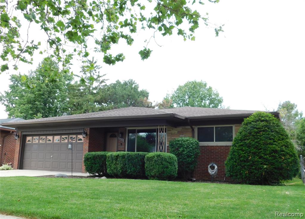 30804 Dover Avenue, Warren, MI 48088