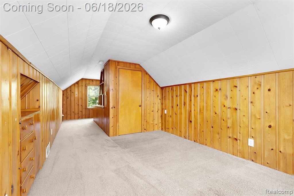 19296 Berden Street, Harper Woods, MI 48225 — Photo 10