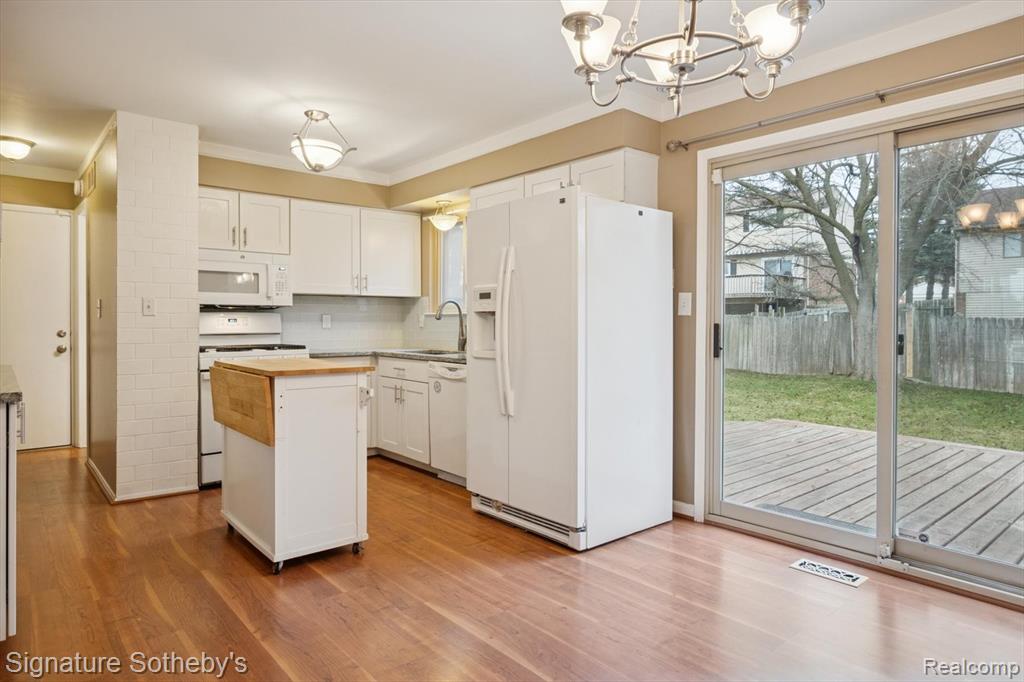 4254 Halkirk Drive, Waterford, MI — Photo 9