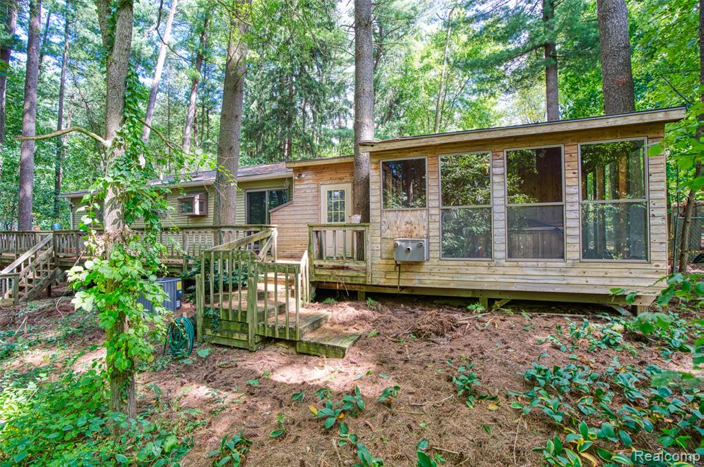 8800 Evergreen Road, Brighton, MI 48116 — Photo 22