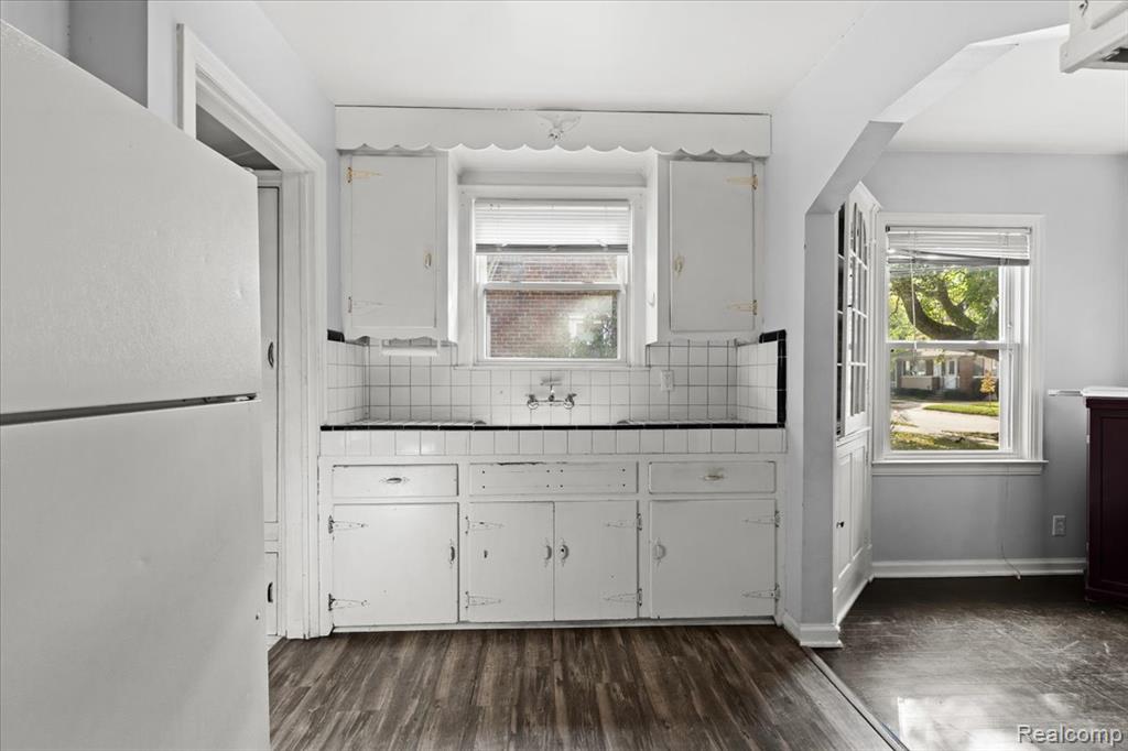 630 W Troy Street, Fenton, MI 48220 — Photo 11
