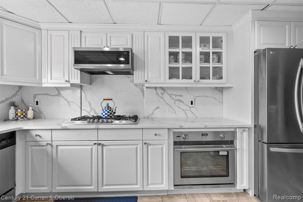 18091 Peninsula Way, Northville, MI 48168 — Photo 45