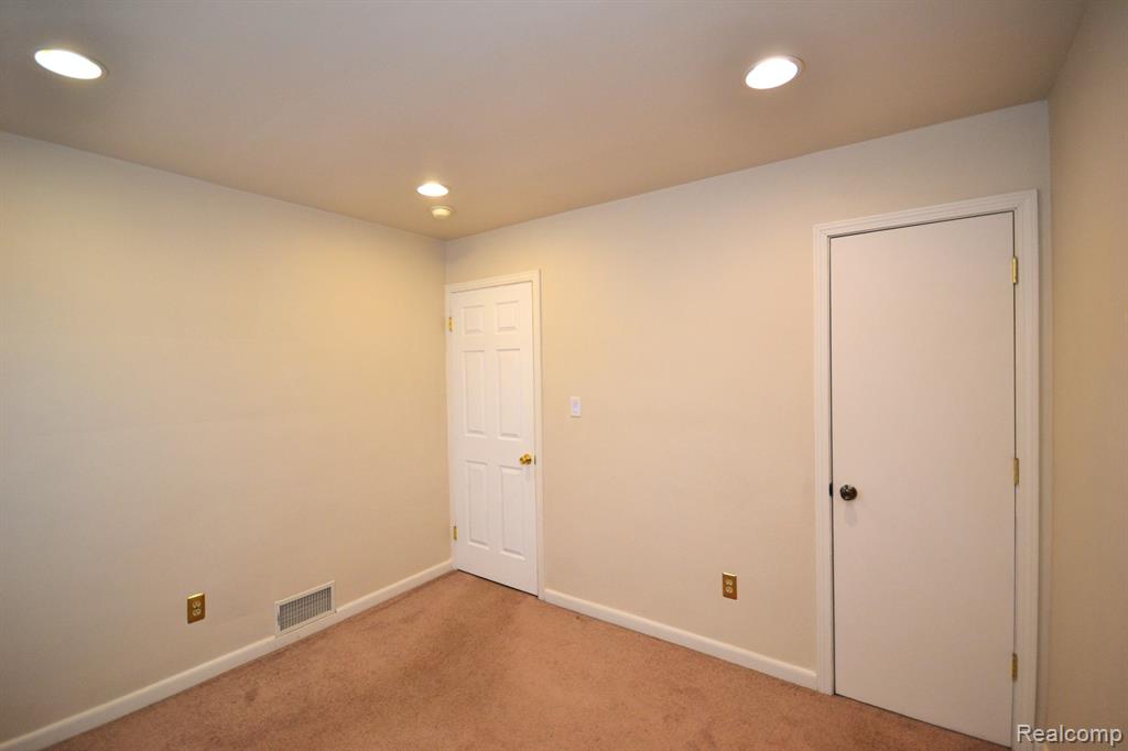 4082 ROYAL Avenue, Berkley, MI 48072 — Photo 16