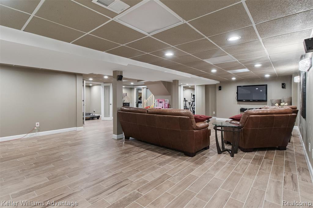 4656 Stoneview, West Bloomfield, MI — Photo 51