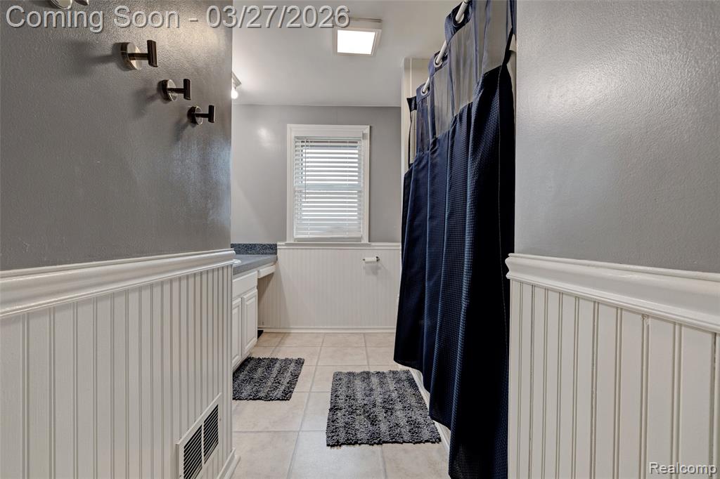 4009 Airport Road, Waterford, MI 48329 — Photo 29
