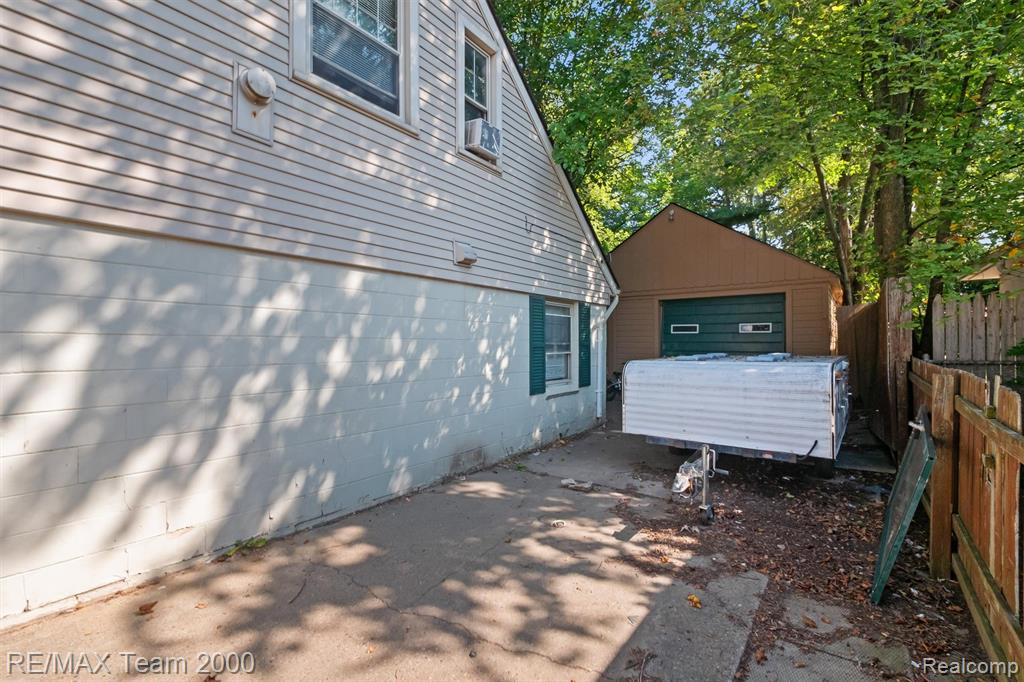 7314 Fenton Avenue, Dearborn Heights, MI 48127 — Photo 5