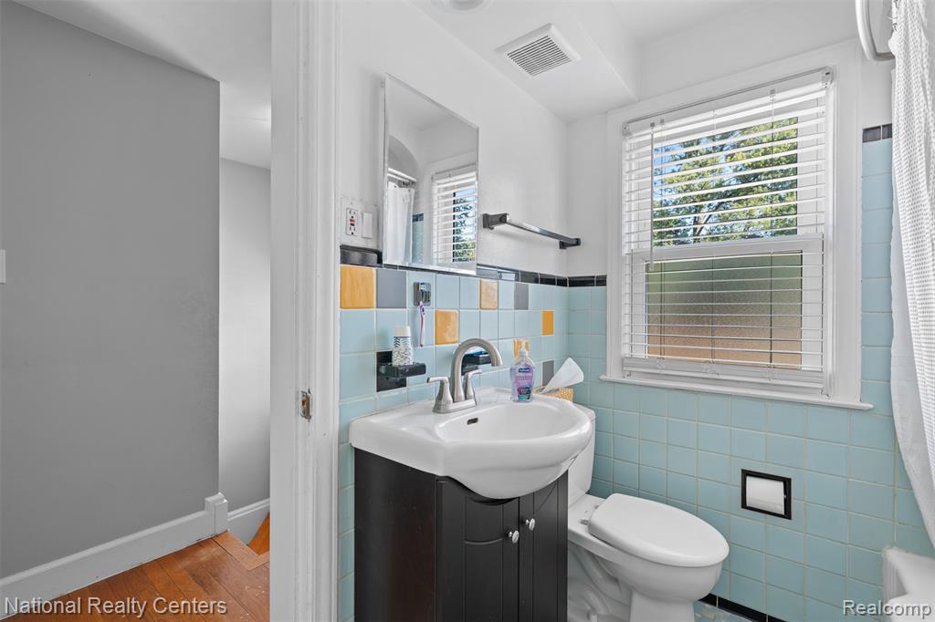 10834 Talbot Avenue, Huntington Woods, MI — Photo 18
