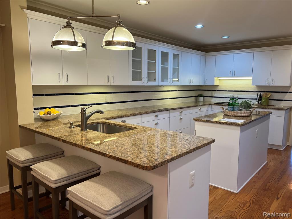 7277 Simsbury Drive, West Bloomfield, MI — Photo 13