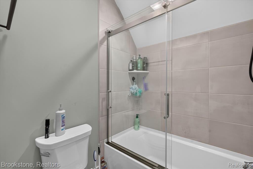9830 Loretta Lane, South Lyon, MI 48178 — Photo 38