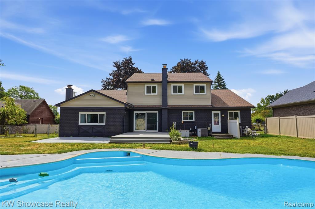32480 Pembroke Street, Livonia, MI 48152