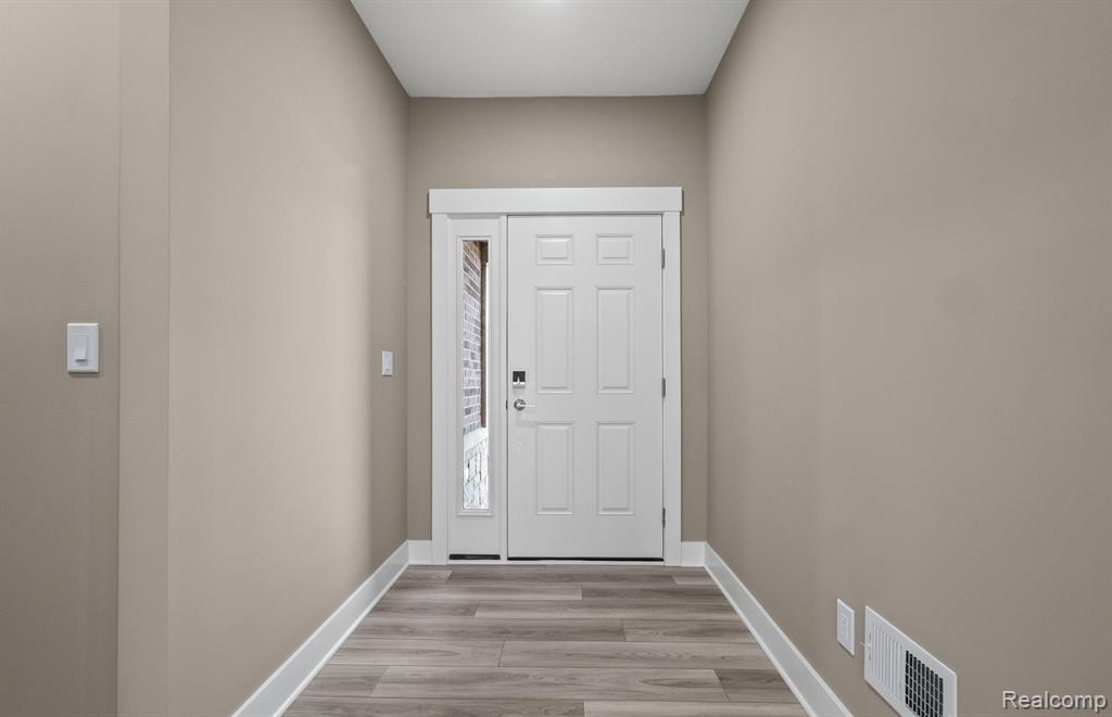 748 W SPANIEL Drive, Ann Arbor, MI 48108 — Photo 4