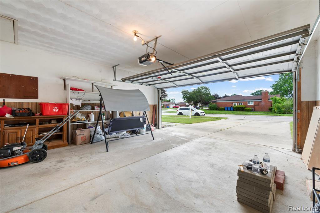 29410 Runey Drive, Warren, MI 48092 — Photo 30