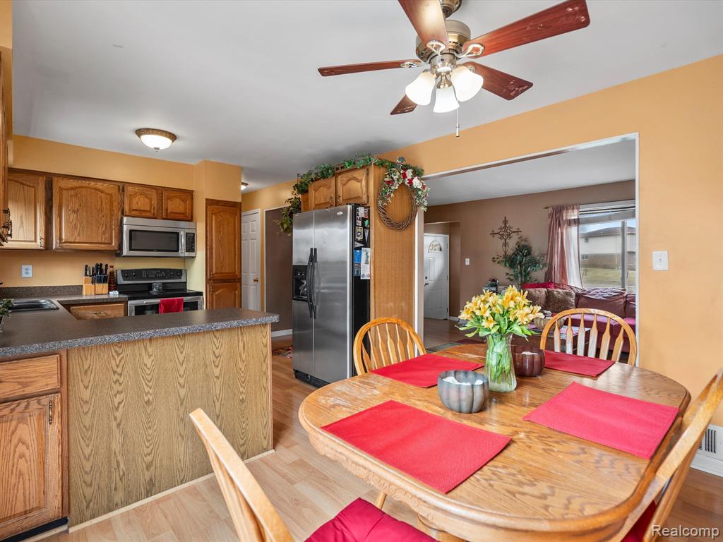 4872 LORE Drive, Waterford, MI 48329 — Photo 8