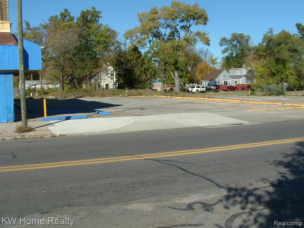 20650 Fenkell Avenue, Detroit, MI 48223 — Photo 13