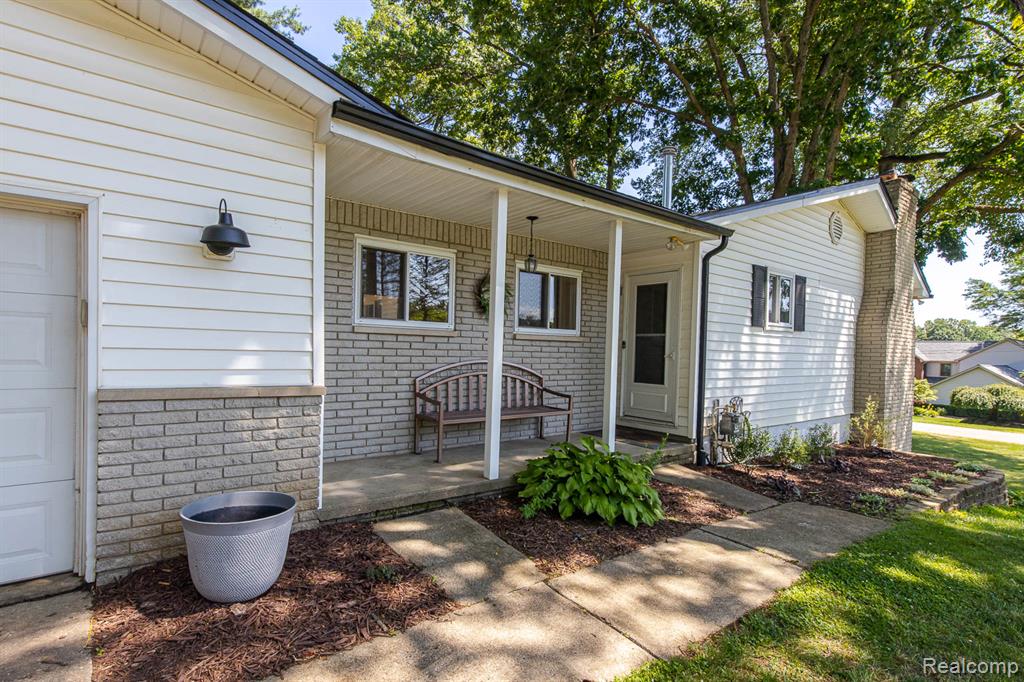 7709 Shelley Drive, Clarkston, MI 48348 — Photo 6
