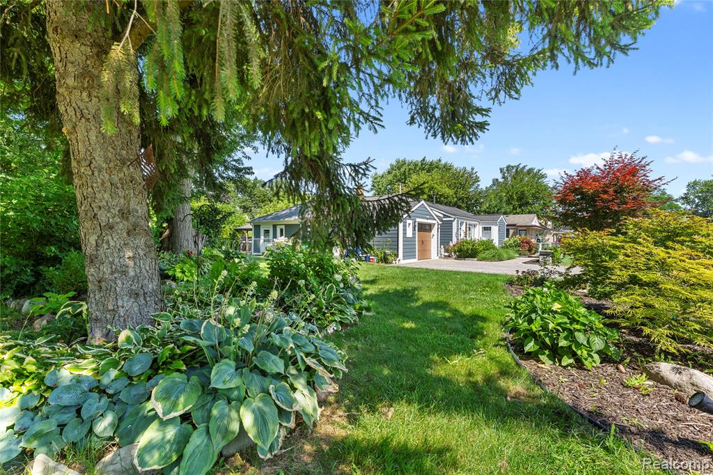 6917 Belton Street, Garden City, MI — Photo 2