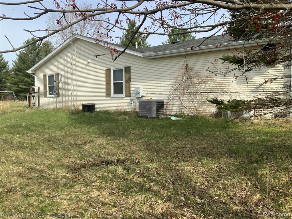 1164 S McArdle Road, Tawas City, MI 48763 — Photo 4