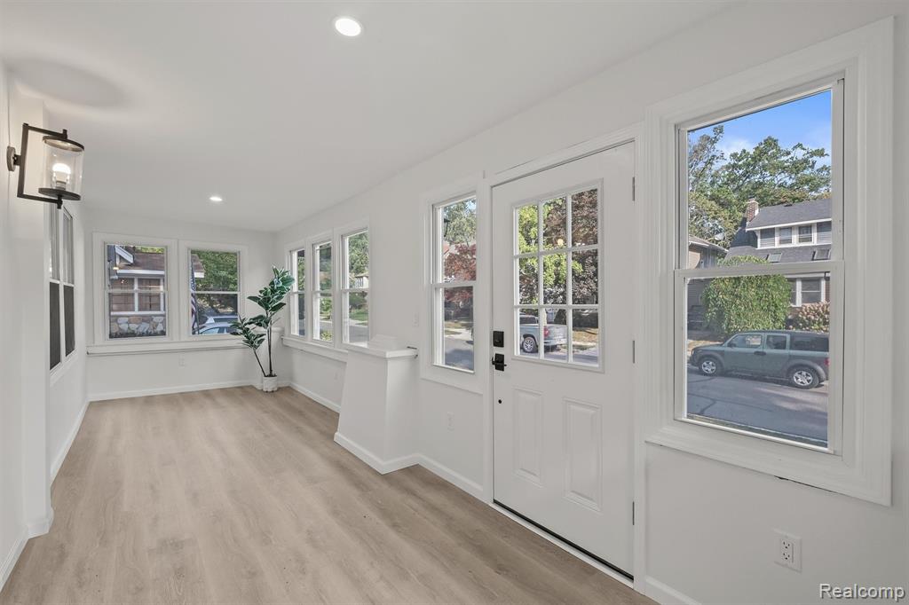 716 Hawthorn Avenue, Royal Oak, MI 48067 — Photo 20