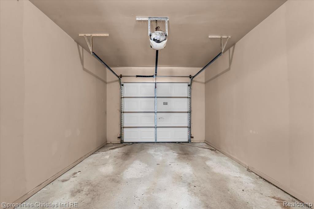 6651 Hearthside Court, West Bloomfield, MI — Photo 19