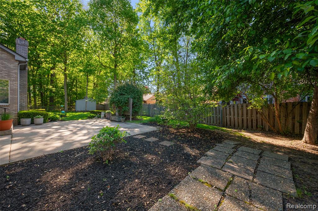 17840 Christine Boulevard N, Clinton Twp, MI 48038 — Photo 10