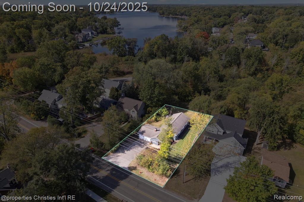 4066 Green Lake Road, West Bloomfield, MI 48324 — Photo 60