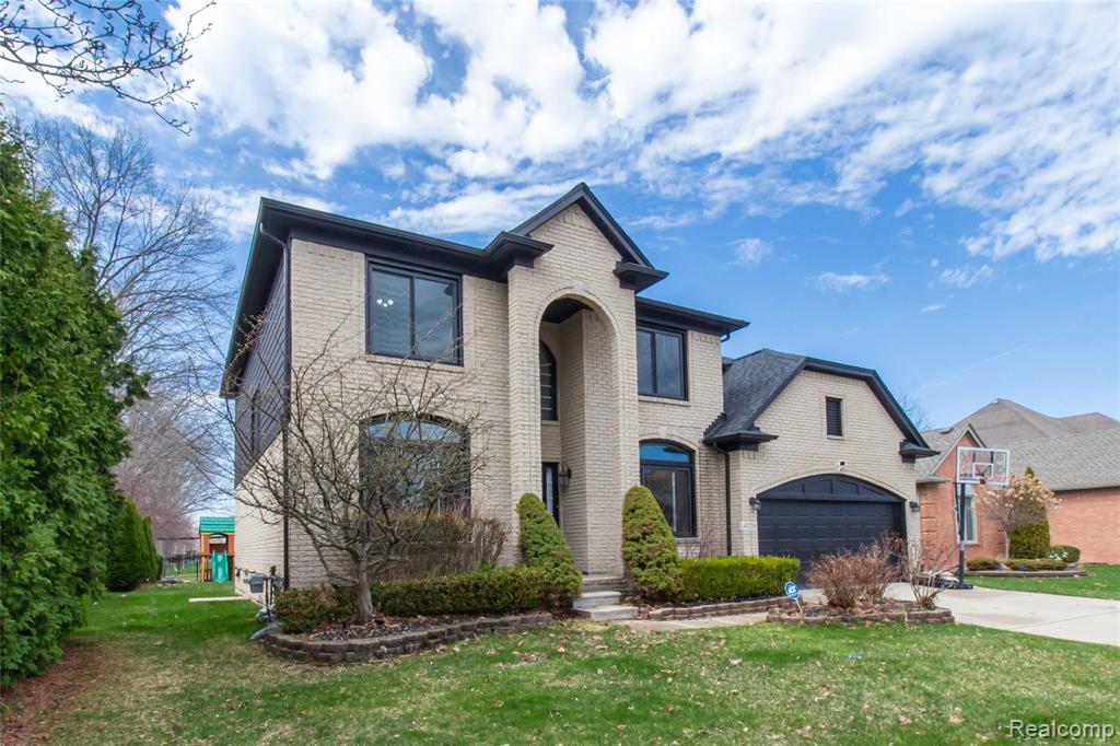 45229 Thorn Tree Lane, Macomb, MI 48044 — Photo 3