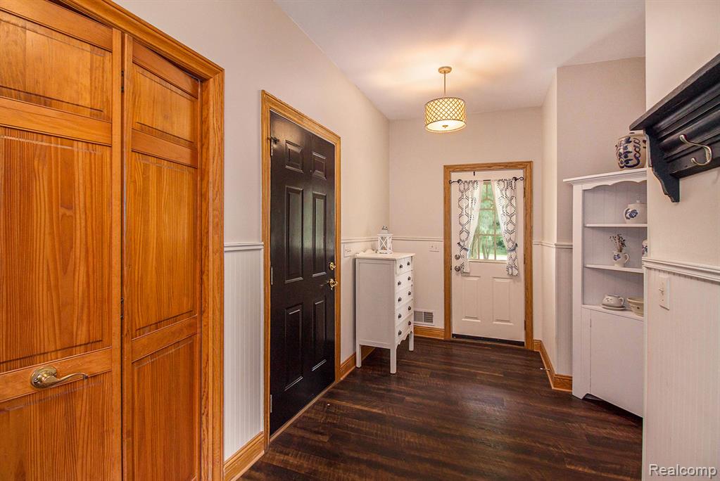 8472 Maltby Road, Brighton, MI 48116 — Photo 18