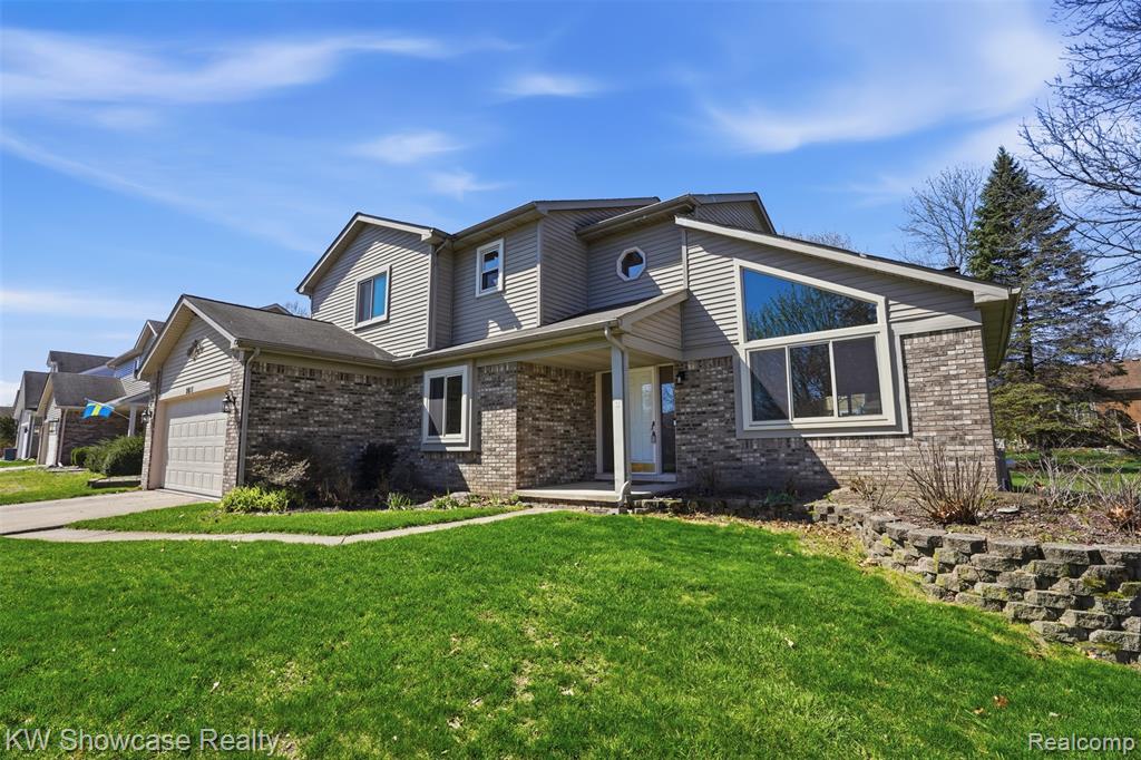 2015 Huntingdon Drive, Wixom, MI 48393 — Photo 2
