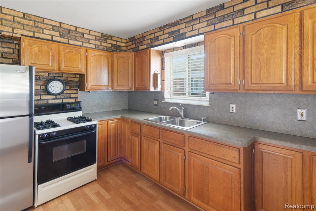 5836 Norborne Avenue, Dearborn Heights, MI 48127 — Photo 7