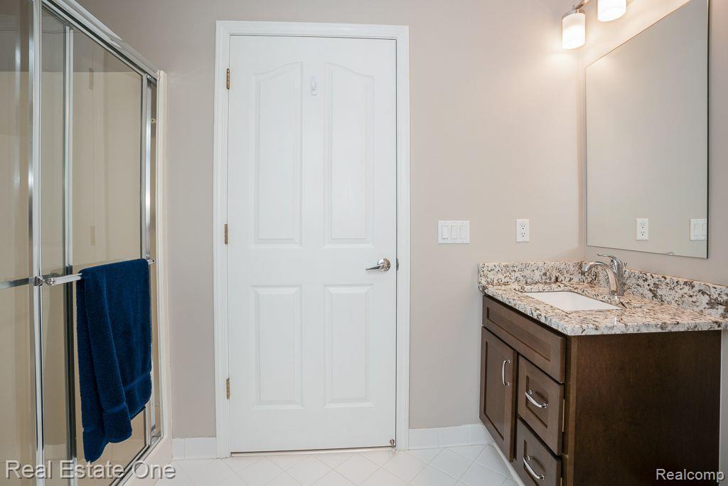 961 HOLLOW CORNERS, Rochester, MI 48307 — Photo 34