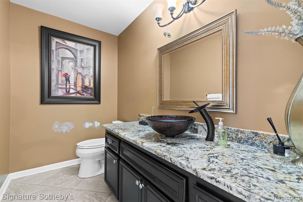 6710 WESTPOINTE Drive, Troy, MI 48085 — Photo 15