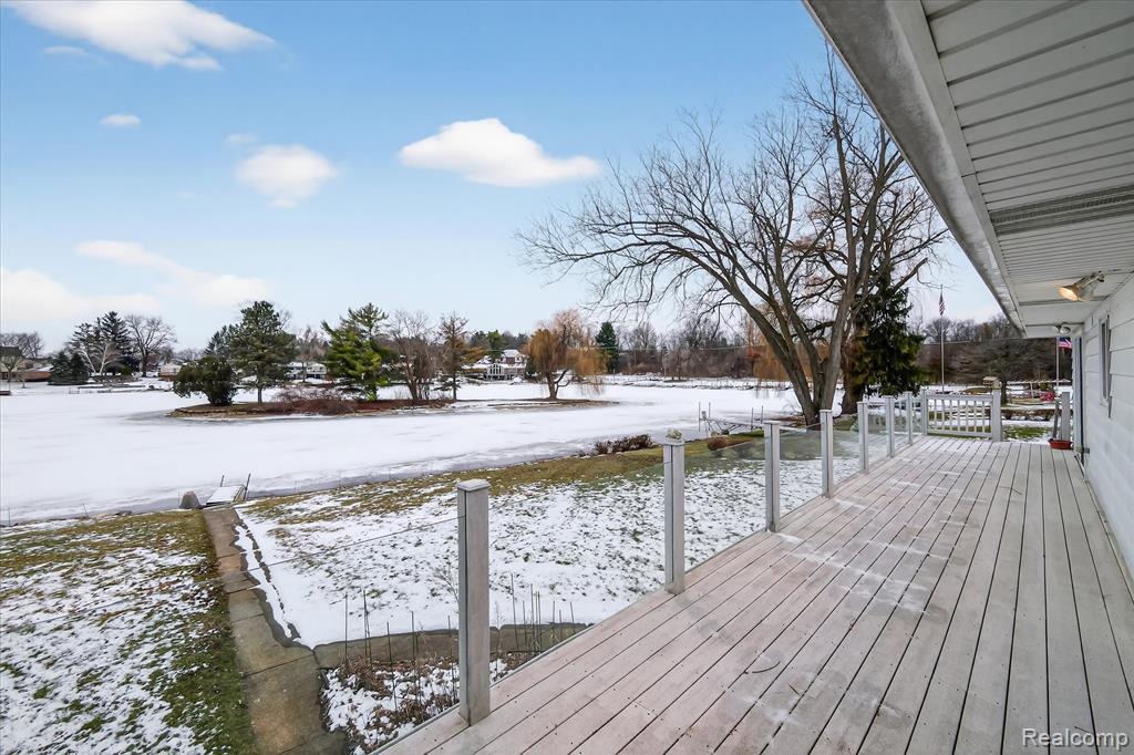 5124 Driftwood Drive, Commerce Twp, MI 48382 — Photo 39