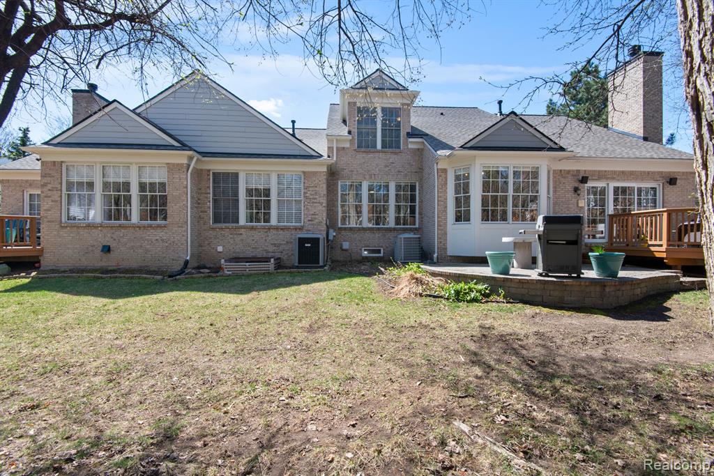16420 Cypress, Northville, MI 48168 — Photo 42