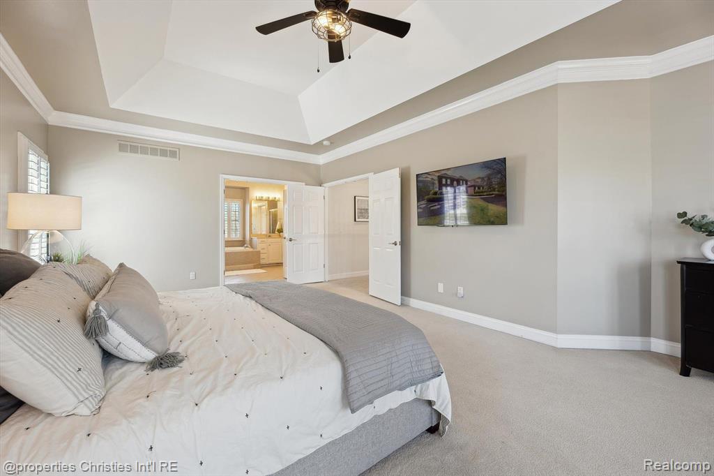 45933 TOURNAMENT Drive, Northville, MI 48168 — Photo 45