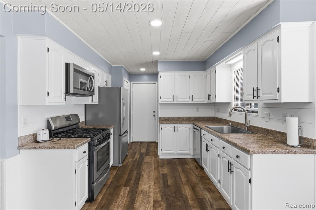 9338 E Lippincott Boulevard, Davison, MI 48423 — Photo 10