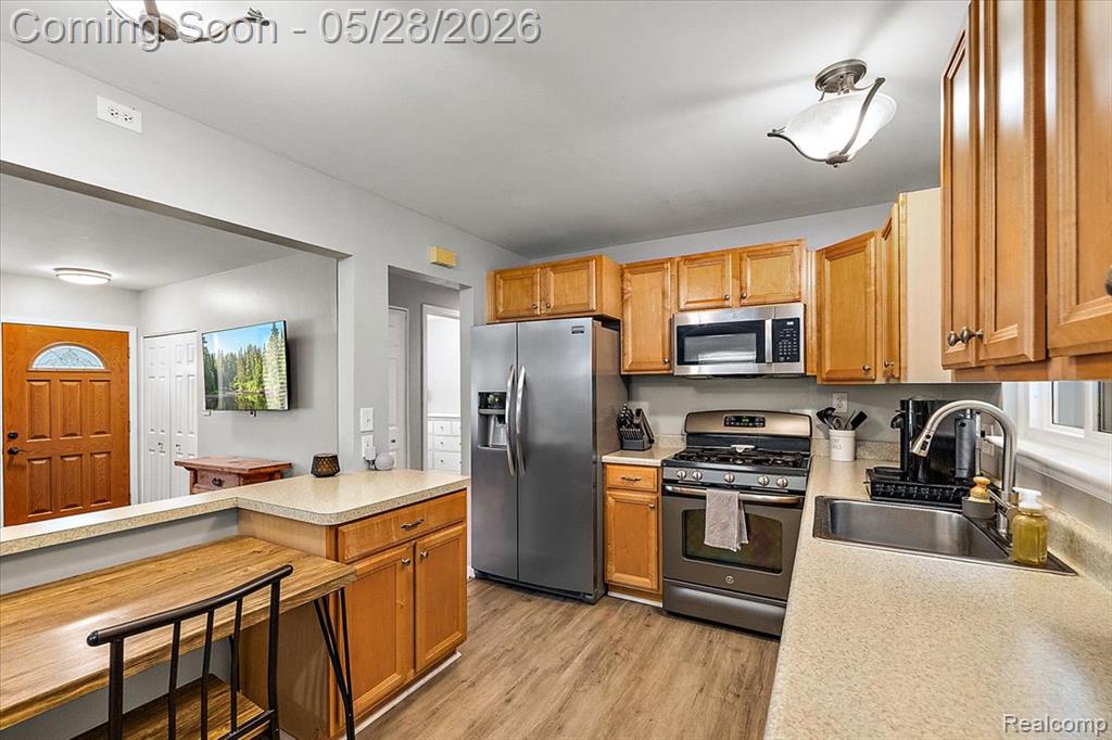 23015 Tuck Road, Farmington, MI 48336 — Photo 14